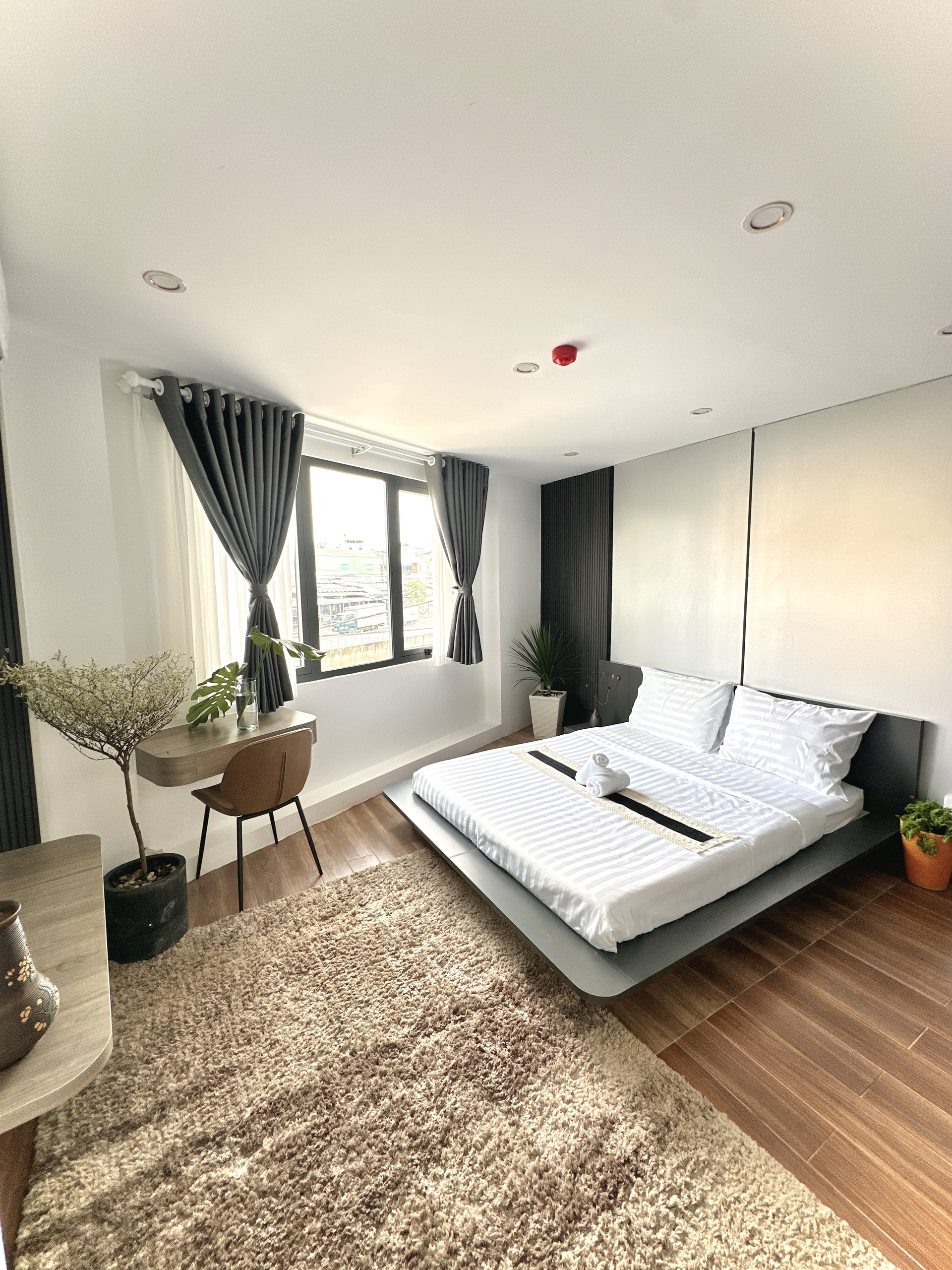 💮S102 - SIÊU PHẨM 1PN CỬA SỔ LỚN, VIEW BỜ KÈ CỰC THOÁNG MÁT💮